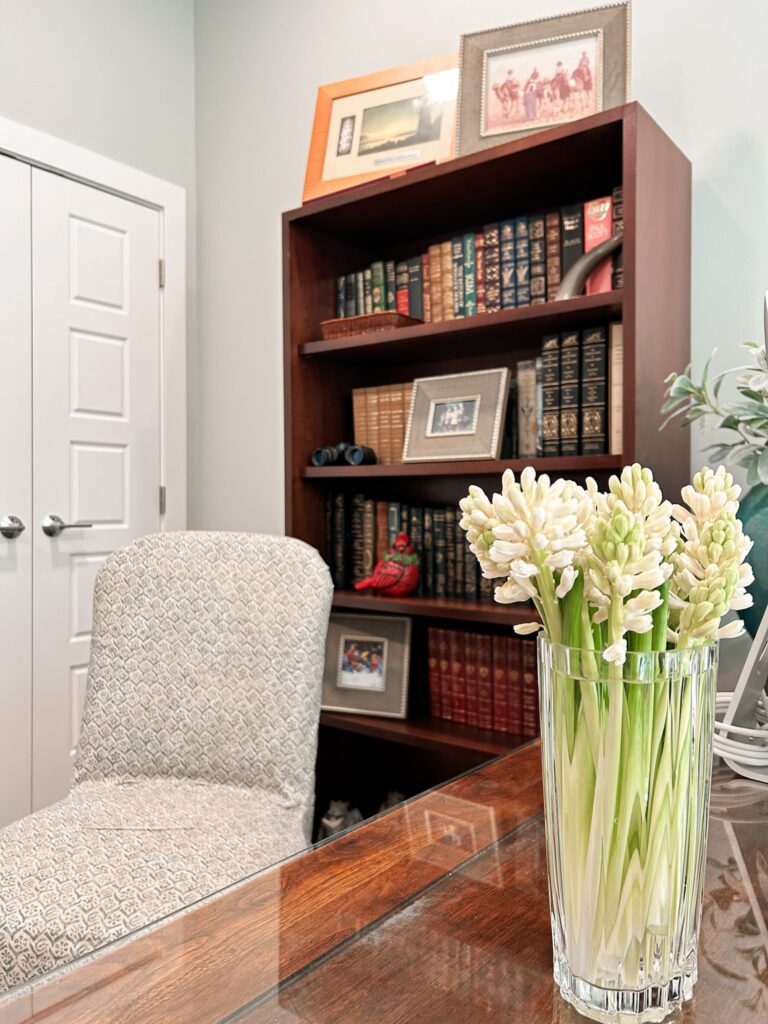 How to Maximize Small Spaces: 10 Design Tips and Tricks - New Thresholds